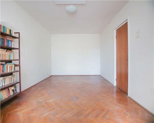 Vanzare apartament 3 camere zona Grivitei